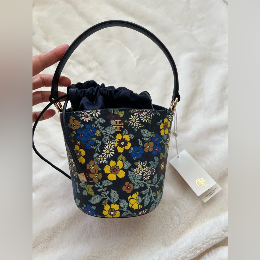 Tory Burch Bucket Bag NWT